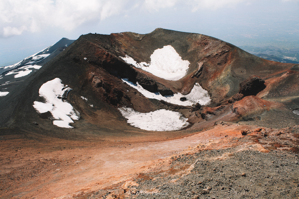 Algumas cratera ainda com neve.