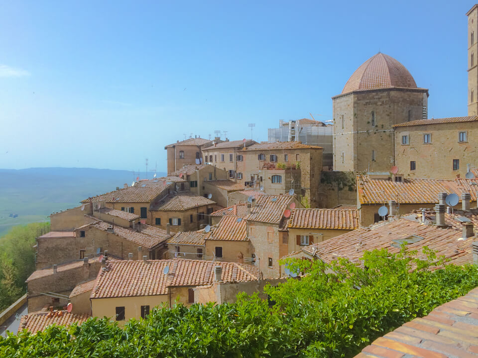 San Gimignano, cidade medieval na Toscana, durante nossa viagem de 21 dias pela Itália na primavera.